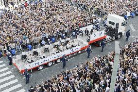 Rio medalists parade in Tokyo