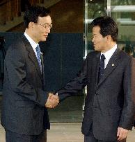 2 Koreas resume high-level talks