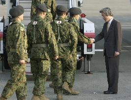 (3)140 GSDF replacement troops depart for Iraq