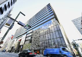 Largest shopping complex in Ginza opens
