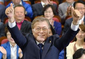 Moon set to win S. Korean presidential election: exit poll