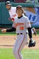 Orioles' Uehara suffers his 1st loss against Red Sox