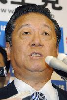 Ozawa criticizes Abe's decision to stay as premier