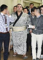 Sumo: Kotoshogiku suffers 1st loss