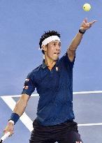 Nishikori in Australian Open q'final match against Djokovic