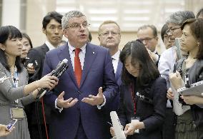 Bach, Koike to set up 4-party review panel on 2020 spending