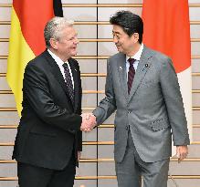 Abe, German Pres. Gauck affirm shared stance on rule of law