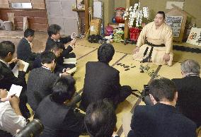 Sumo: Yokozuna Kakuryu aims to win 2nd straight tournament