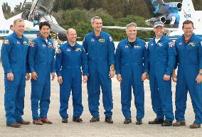 Doi, 6 other Endeavour crew in final training