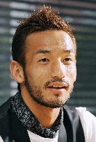 Japan play soccer like a computer, says former star Nakata