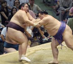 Miyabiyama suffers 2nd loss at Nagoya tourney