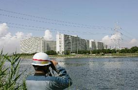 Blackout hits Tokyo, vicinity as power lines hit by crane