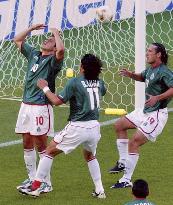 (6)Mexico beat Croatia 1-0