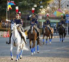 Tokyo police hold New Year parade