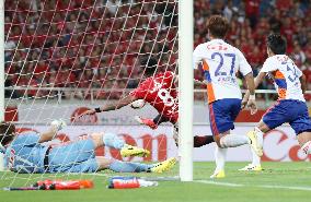 Soccer: Silva lining as Reds beat Niigata, ease pressure on Petrovic