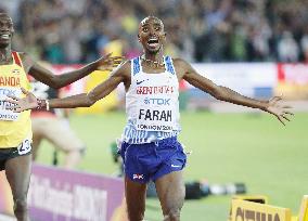 Farah wins men's 10,000-meter