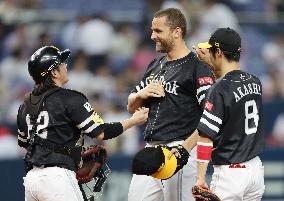 Baseball: Sarfate sets Japan single-season saves record