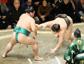 New Year Grand Sumo Tournament 4th day