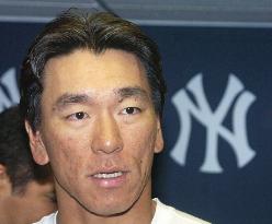 Matsui extends hitting streak on record-breaking day