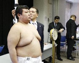 Sumo physical checkups