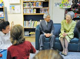Emperor, empress visit children's hospital in Toronto