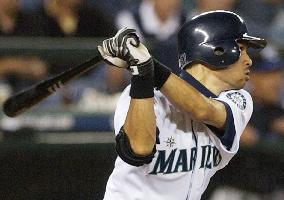 Ichiro reaches milestone with 200th hit