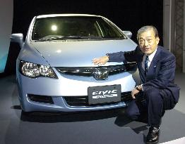 Honda rolls out new Civic, hybrid version due in November