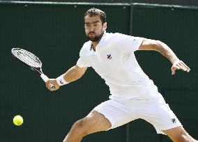 Cilic takes on Muller