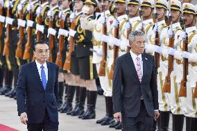 Chinese Premier Li, Singapore Prime Minister Lee meet in Beijing