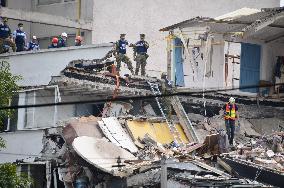 Rescue operations continue in Mexico City