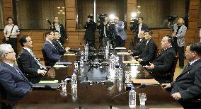 2 Koreas hold high-level talks with summit schedule top of agenda
