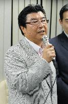 Ex-environment chief Ozawa seeks to succeed Kan