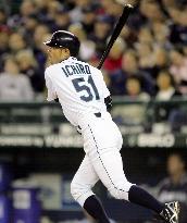 Baseball: Ichiro gets 2 RBI hits