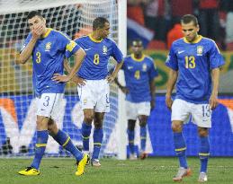 Netherlands defeat Brazil 2-1