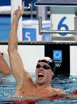 Van Den Hoogenband wins men's 100m freestyle