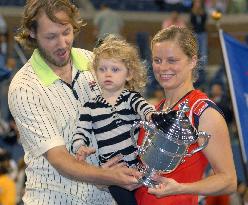 Clijsters wins 2009 U.S. Open women's singles title