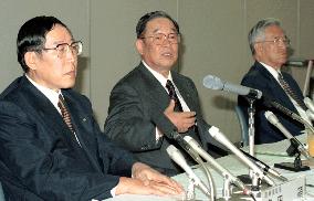 Toyota names Cho as new president