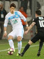Soccer: Marseille beat Olympique Lyonnais 2-1