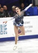 Figure skating: Evgenia Medvedeva takes lead after SP in Moscow