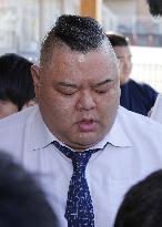 Sumo: Kisenosato's withdrawal