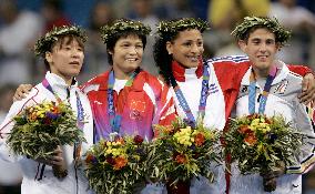 (3)Yokosawa wins silver in women's judo