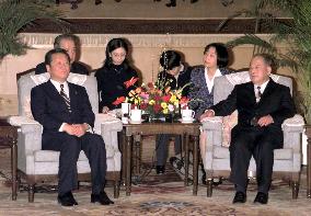 Ozawa meets Communist Party senior member in China