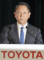 Toyota forecasts sharp profit falls amid stronger yen