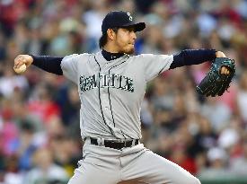 Iwakuma marks 6th win