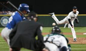 Iwakuma roughed up by Blue Jays