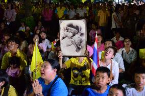 Thailand's King Bhumibol Adulyadej dies at 88, nation mourns