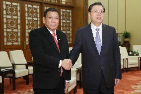 China, Philippines set aside S. China Sea tensions