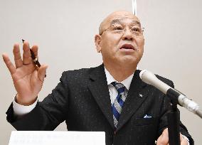 Taisei exec at press conference over sinkhole in Fukuoka