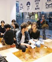 Tokyo clothing store opens pop-up footbath using hot spring water from Beppu