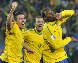 Brazil beat Chile in World Cup 2nd round